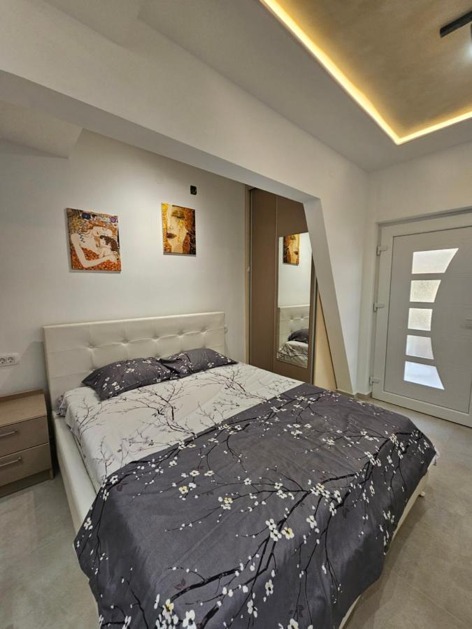 Studio Apartmani Vukasin Tivat Dış mekan fotoğraf