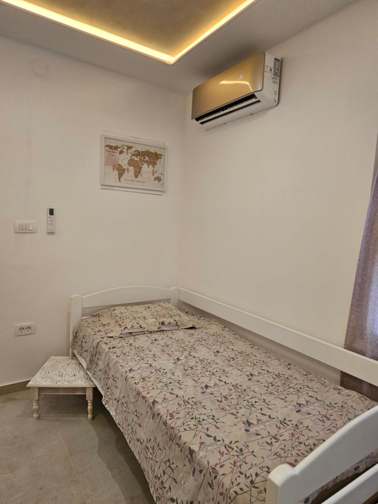 Studio Apartmani Vukasin Tivat Oda fotoğraf