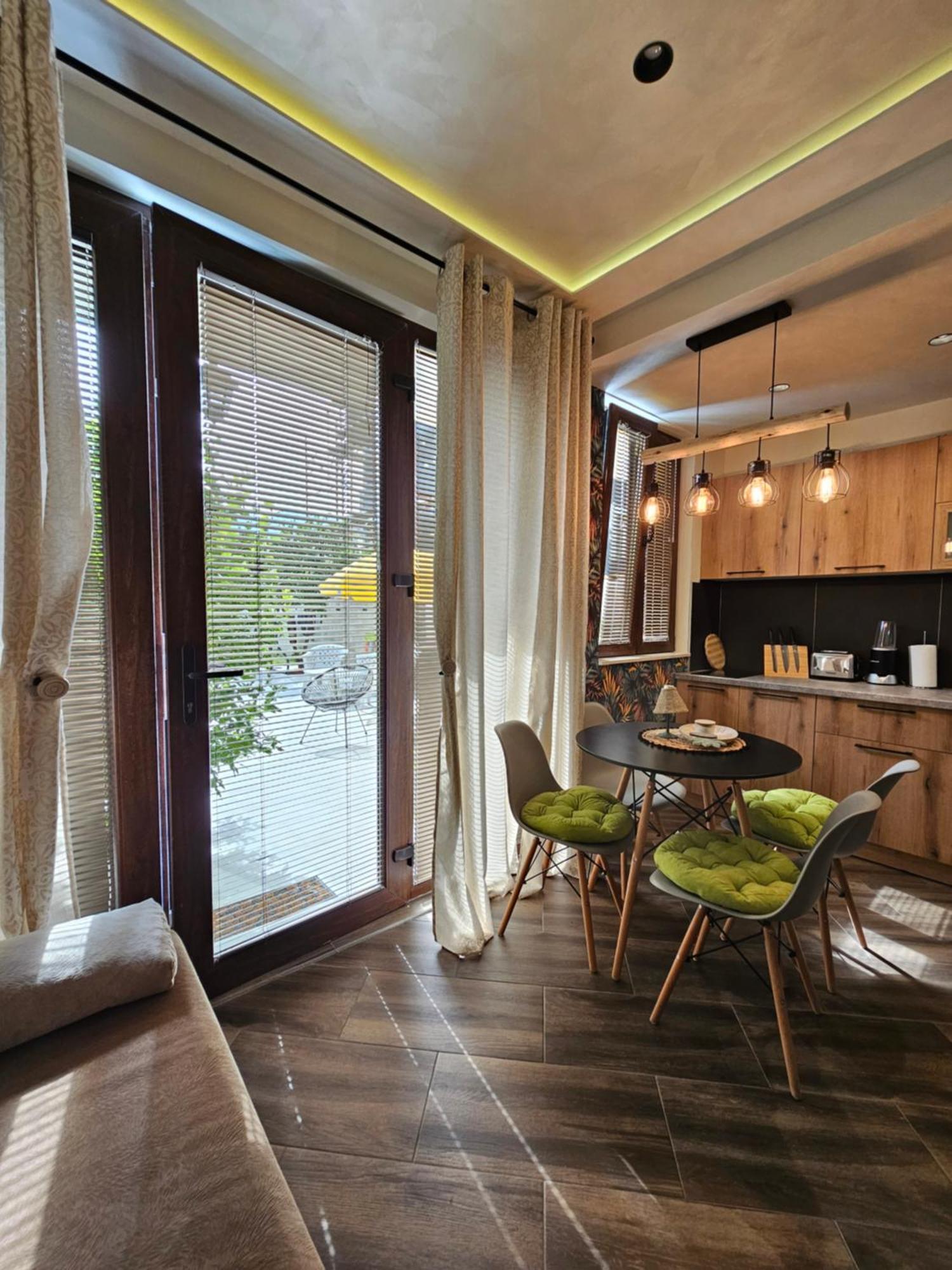 Studio Apartmani Vukasin Tivat Oda fotoğraf